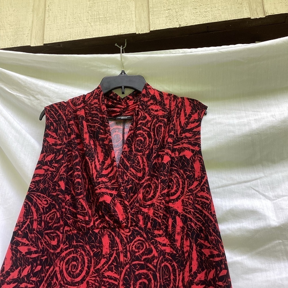Preseption Women red and black patterned academia dress, size XL - Picture 3 of 9